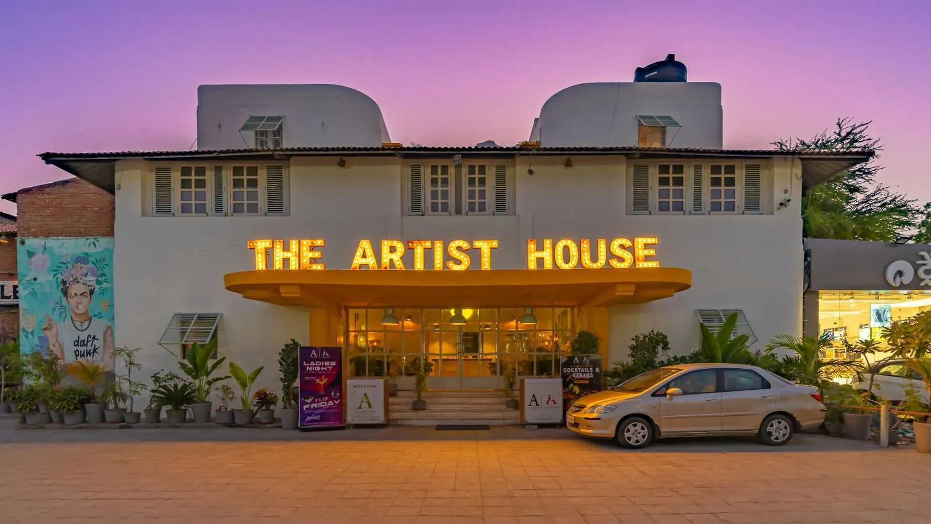The Hosteller Opera House, Udaipur