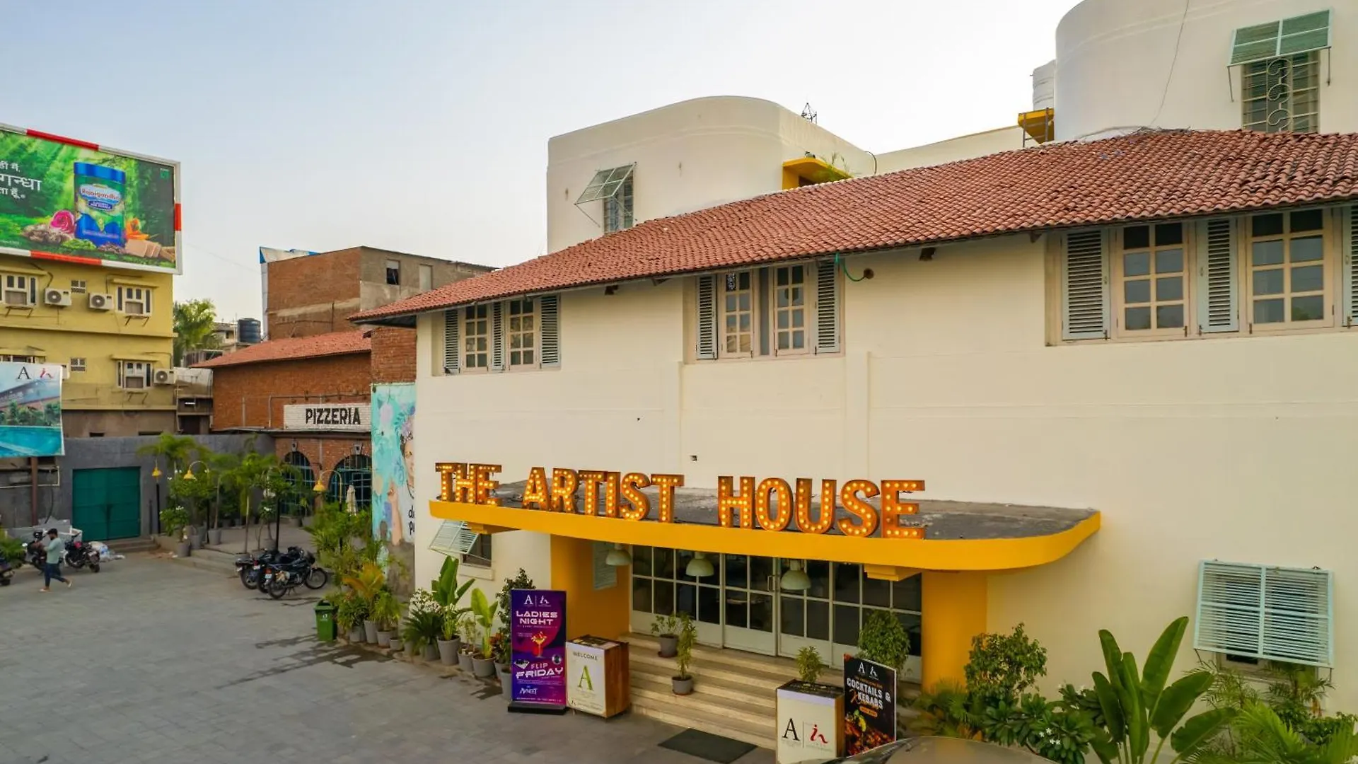 The Hosteller Opera House, Udaipur